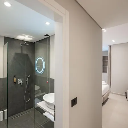 Отель Portanova 4*